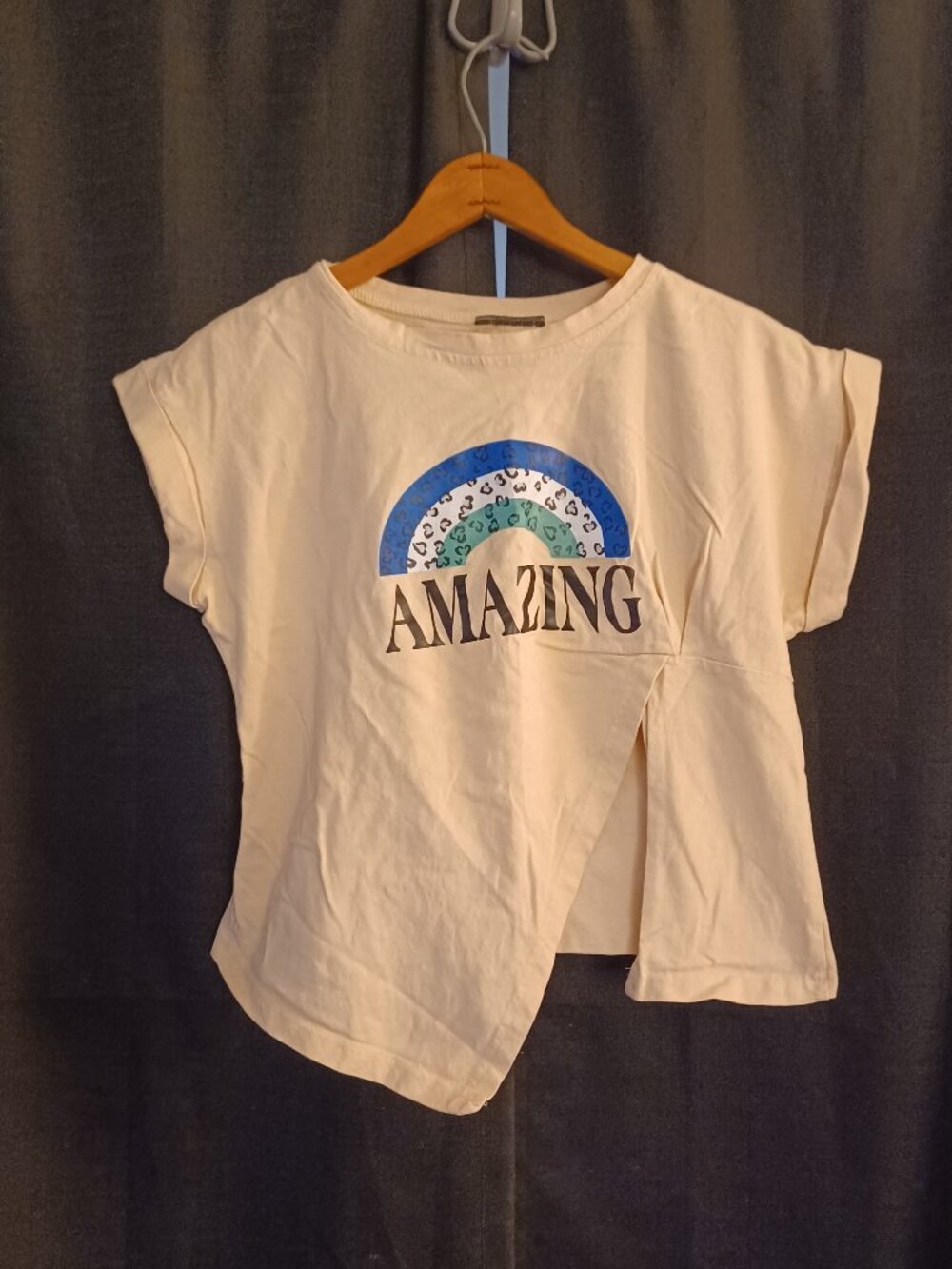 AMAZING Tee - Front Slit T-shirt Size S NWOT